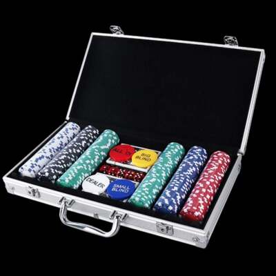 [패션플러스][오너클랜]인기상품 보드게임 카지노 홀덤 포커 칩 하드케이스 100p 세트 [WFLSNE2_260206](54996_WFLSNE2_260206)