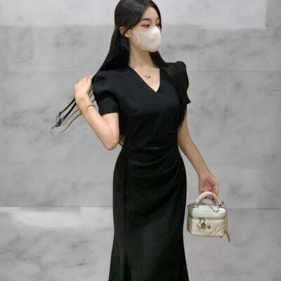 [패션플러스][다잇템]여성 V넥 롱 검정 인어공주 벌룬 슬리브 드레스(55650_OP22428_A1)