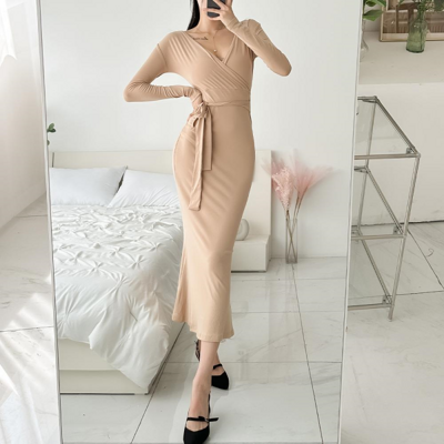 [패션플러스][브이와이][VY] 여자 롱 인어공주 슬림 V넥 원피스(568134_OP16686)