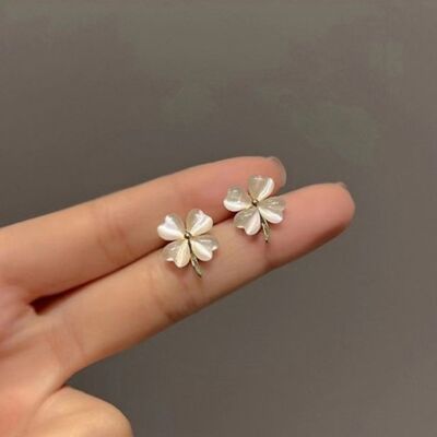 [패션플러스][셀럽하우스]럭키 PWNRMFUG 패션 귀걸이 데일리 네잎클로버(583093_n801_25_1_WFG0YLA)