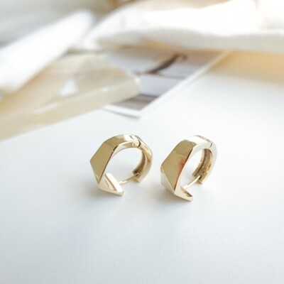 [패션플러스][신상오픈런]|KMA14BE|스코리 앵글 볼드 귀걸이 링귀걸이 원터치 여성_18162187_597559(597559_18162187_597559)