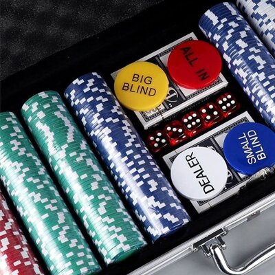 [패션플러스][기타]홀덤펍 국제규격 경기용 카지노칩 세트 100개_WCB3D57_635312(635312_42904578_635312)