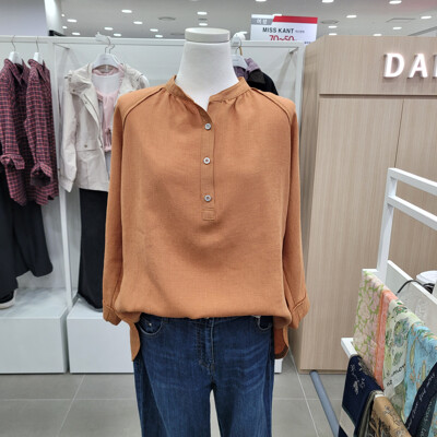 [패션플러스][데일리스트][세정_인디안여성복]뒷밴딩 슬릿 단추블라우스MDBNl4F616102_GN(673096_MDBNL4F616102)