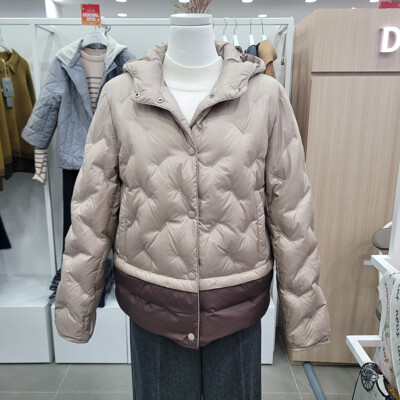 [패션플러스][데일리스트][세정_인디안여성복]밑댠 배색 숏다운패딩MDEKD4W932103_GN(673096_MDEKD4W932103)