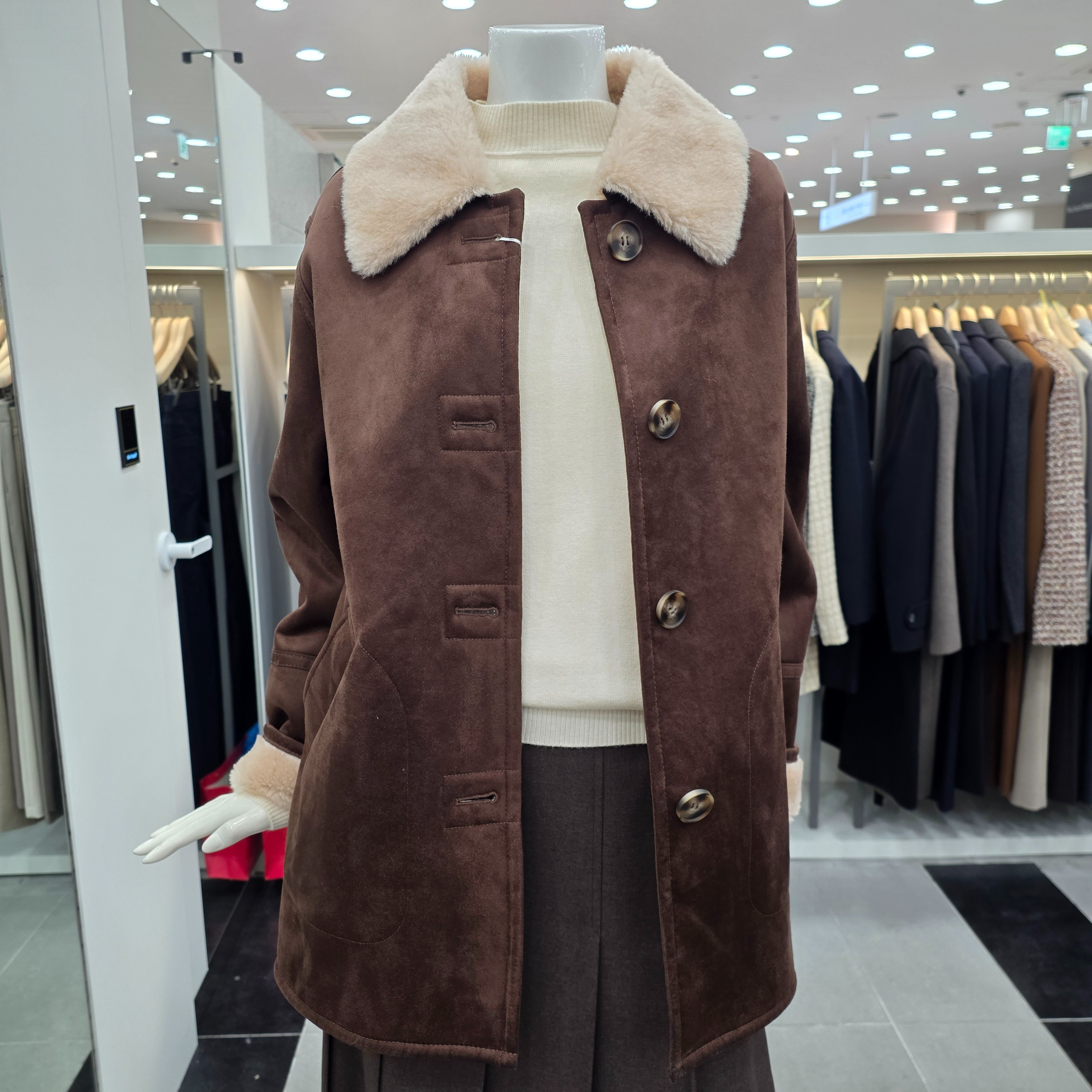 KOJKPL0300 양털배색 단추무스탕 - 패션플러스