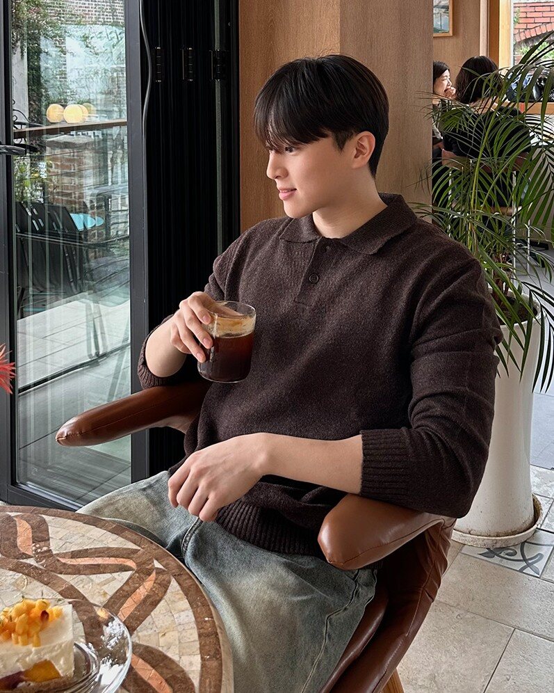 알파카 카라 세미 오버핏 니트